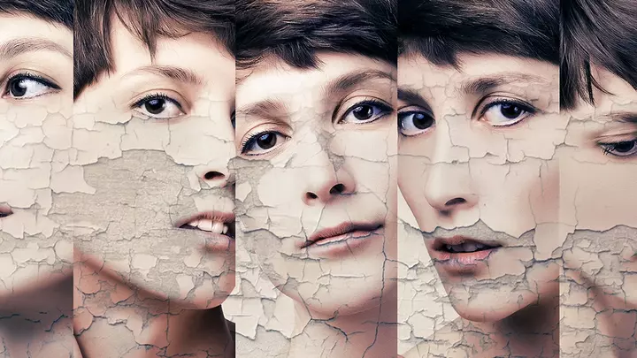 5 side by side portraits of a young woman with an effect of pealing painting